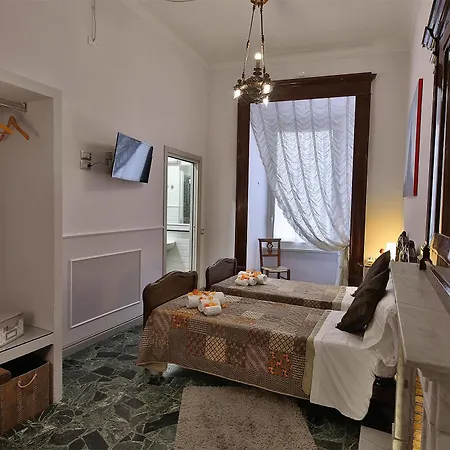 Frühstückspension Alibrandi Palace 3*